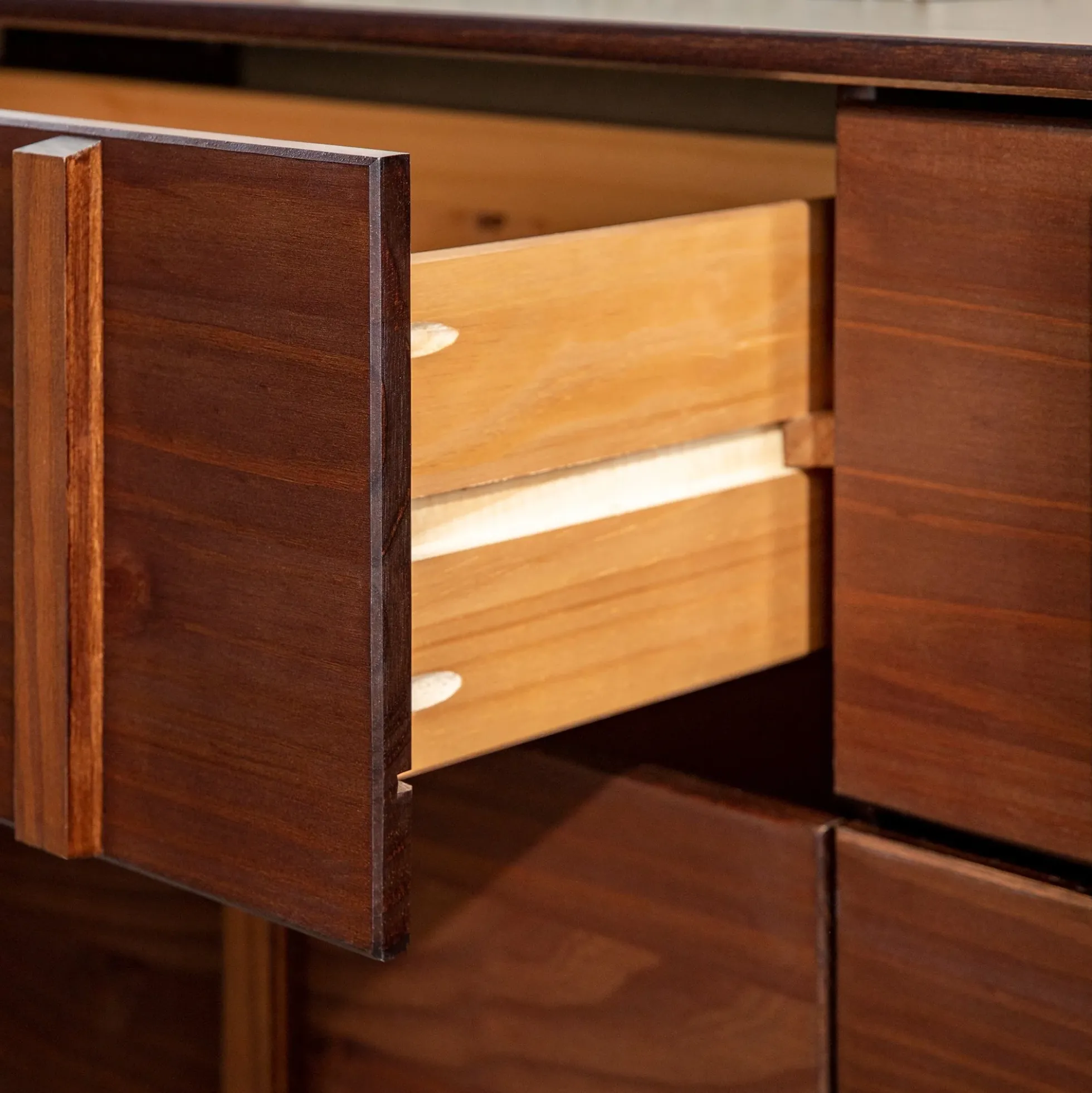 Bronx Modern Solid Wood Dresser