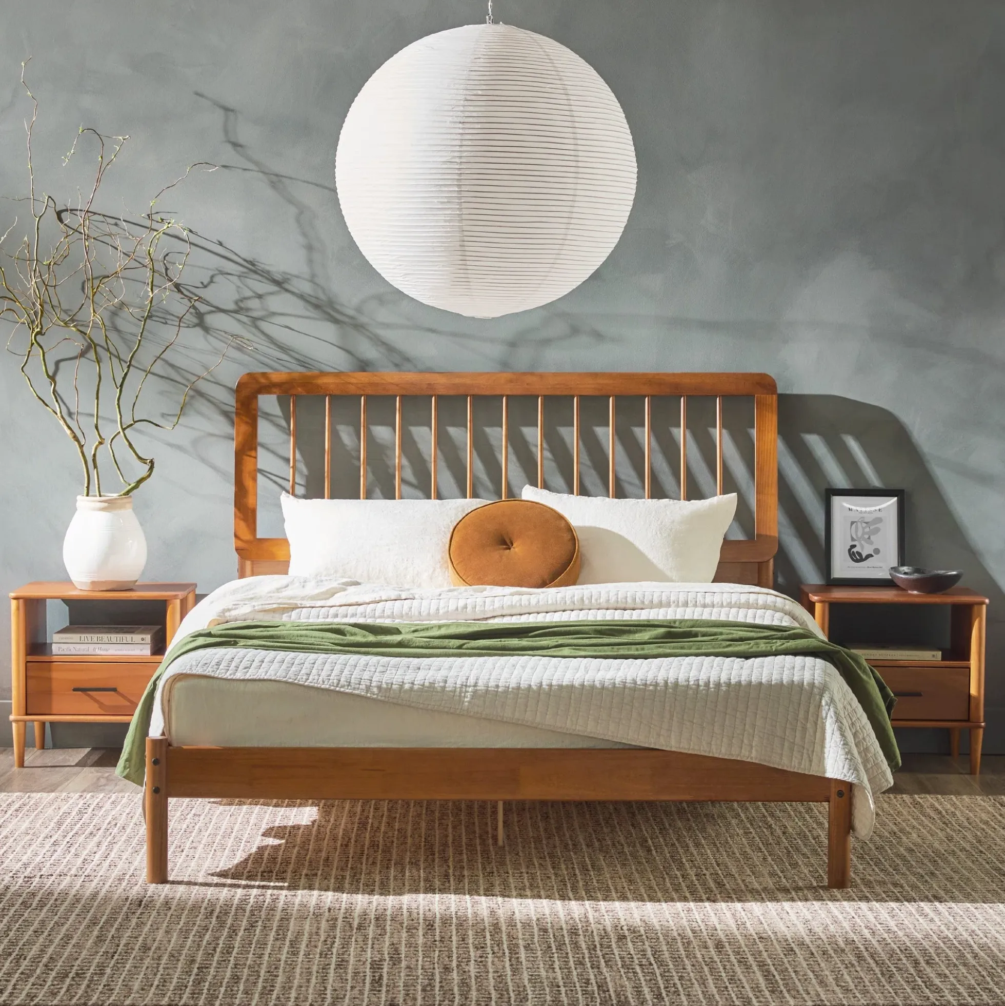 Cama Mid-Century Modern Solid Wood Spindle Bedframe