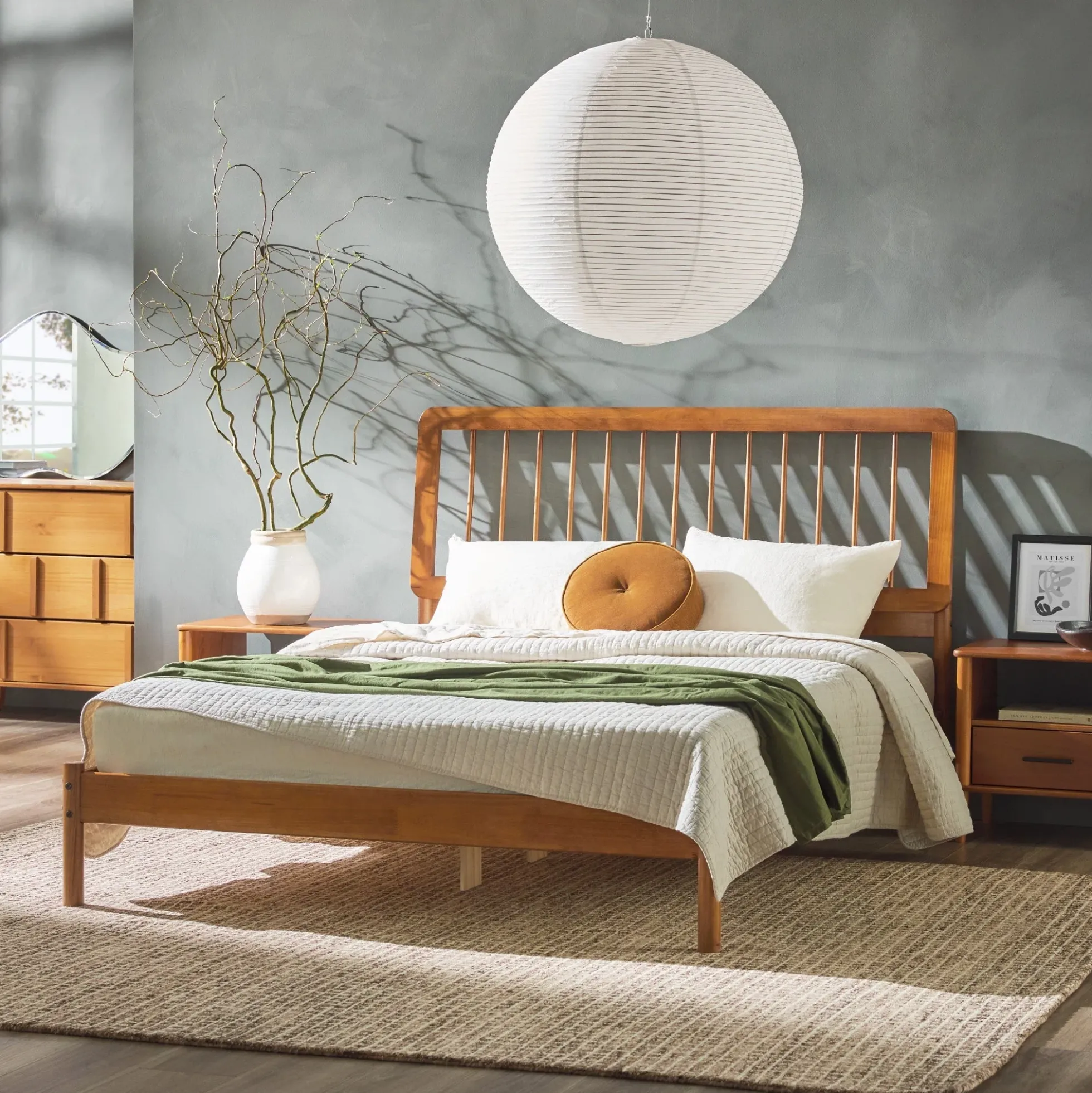 Cama Mid-Century Modern Solid Wood Spindle Bedframe