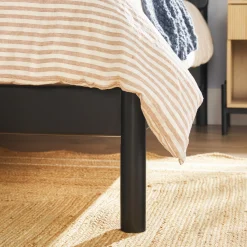 Cama Slatted Headboard Mid-Century Modern Solid Wood Bed