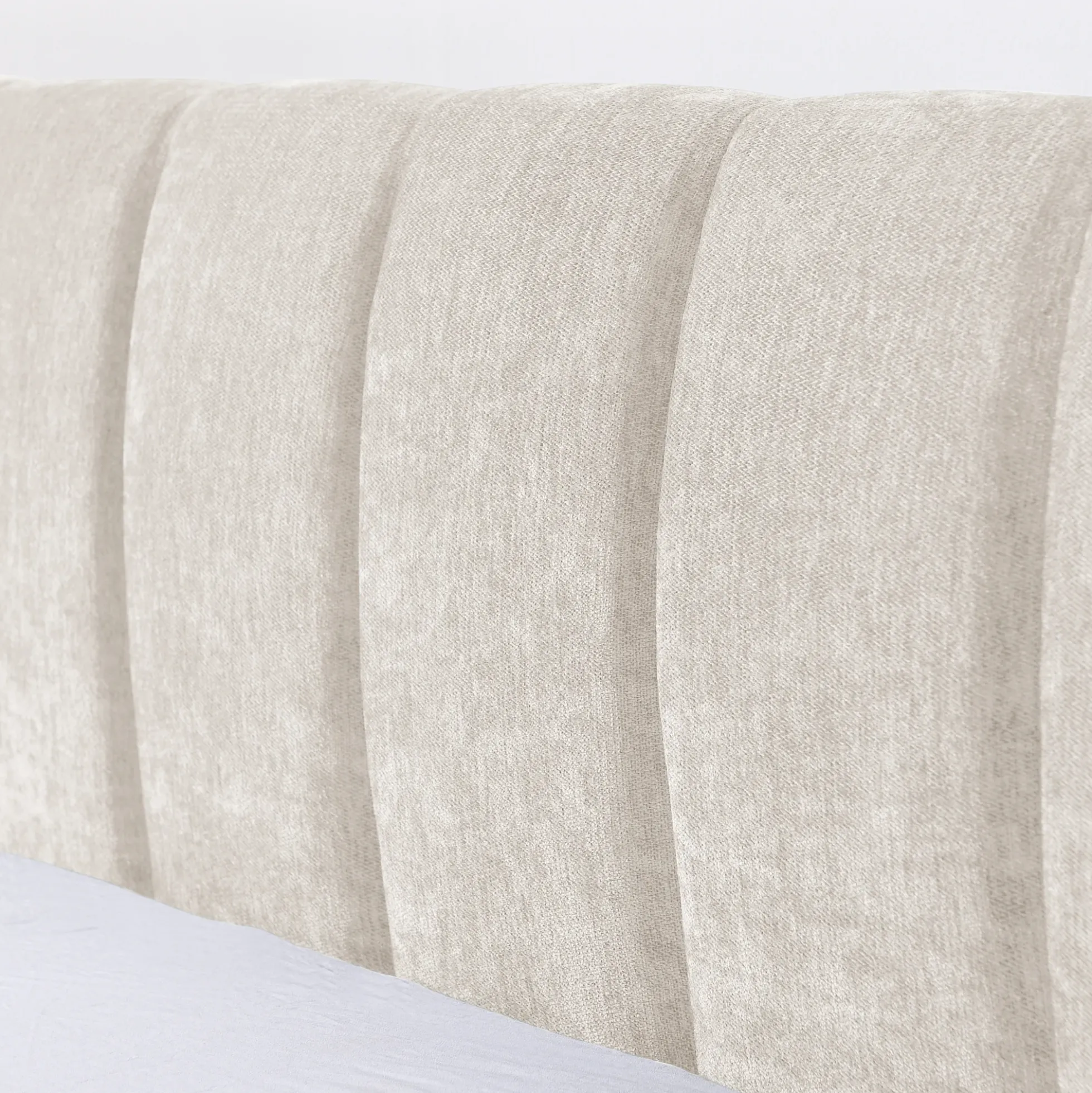 Chenille Upholstered Queen Size Upholstered Bedframe with Drawers