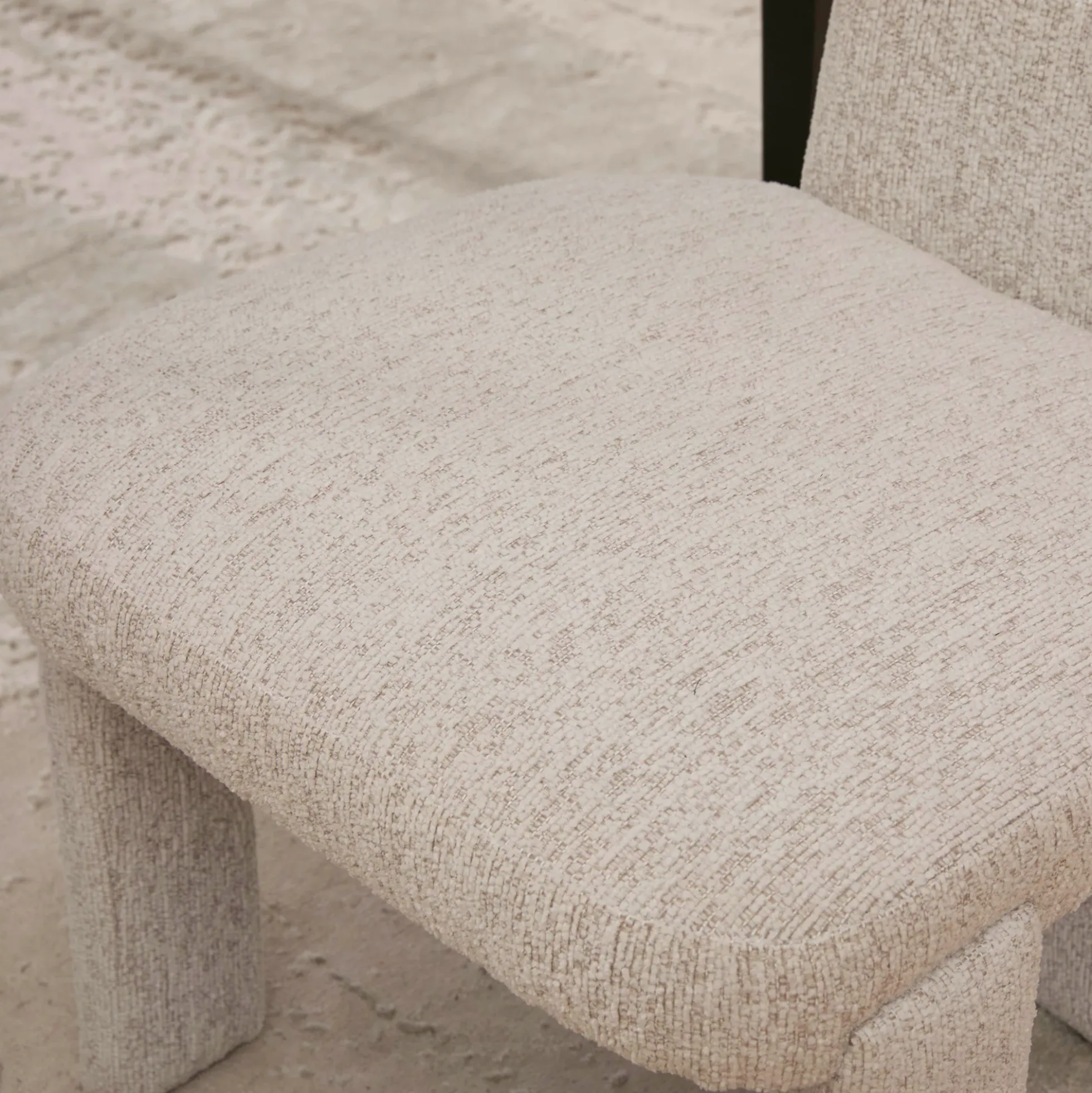 Curve Design Wide Modern Upholstered Chenille Dining Chair Set of 4
