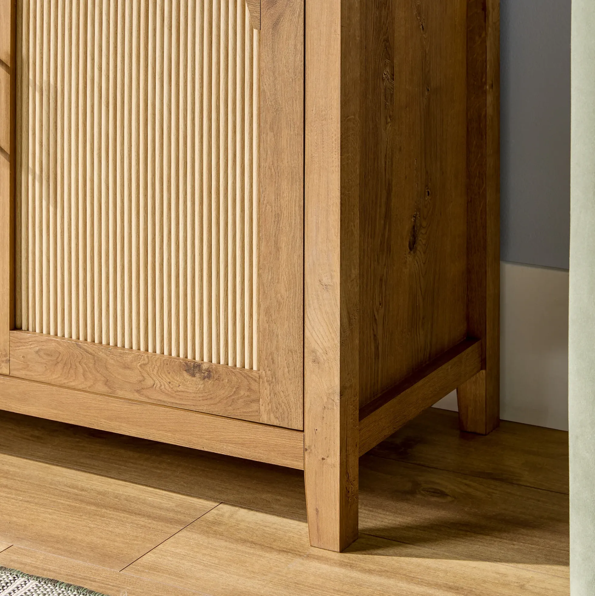 Sasha Modern Reeded Sideboard / TV Stand