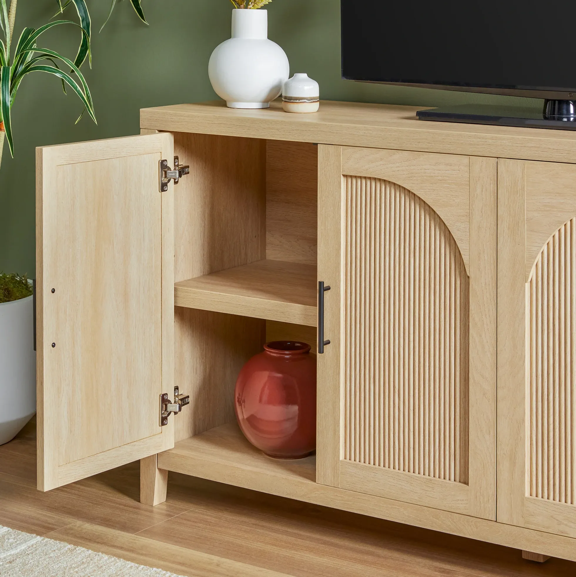 Sasha Modern Reeded Sideboard / TV Stand
