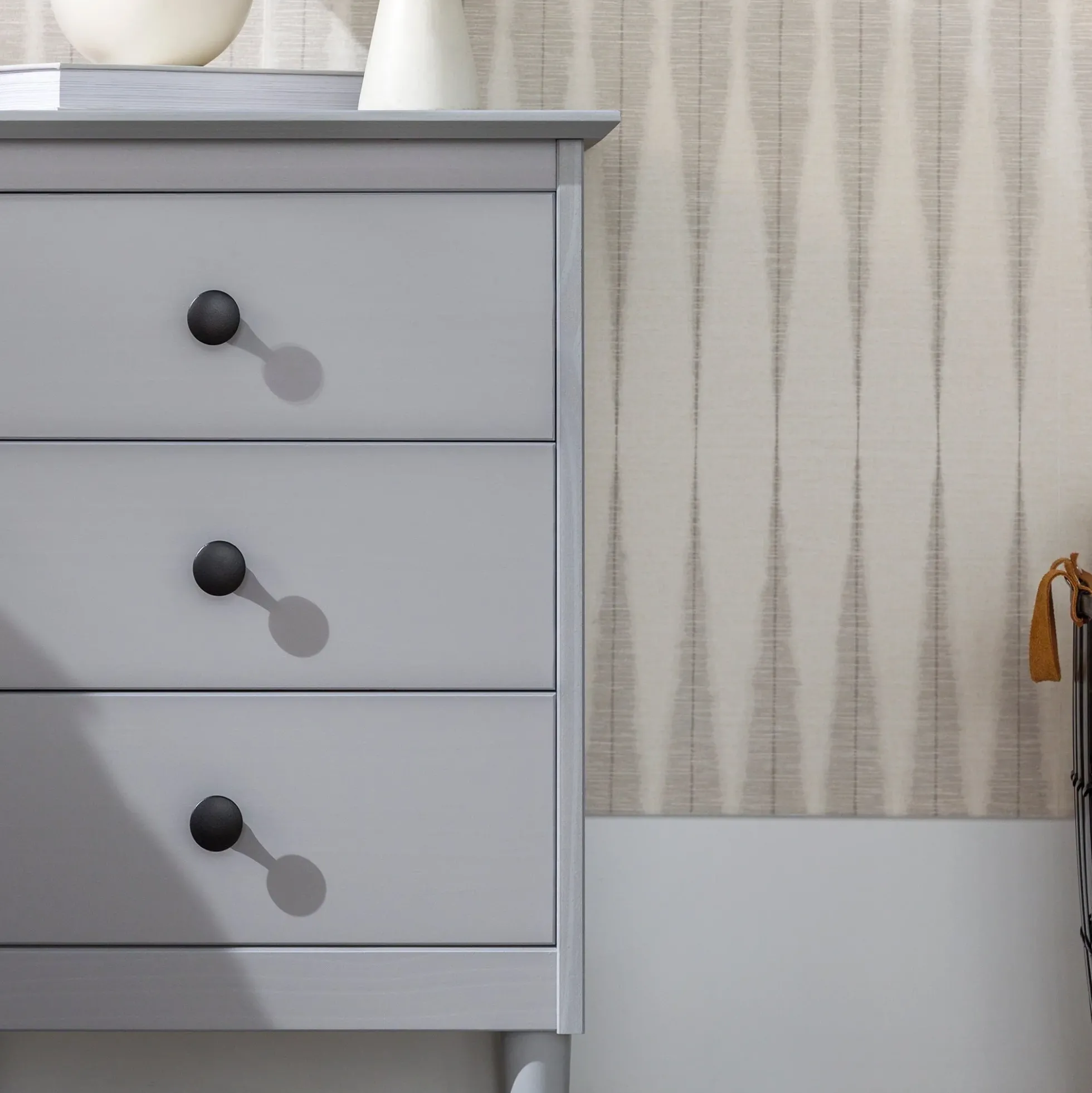 Spencer Solid Transitional Wood Nightstand