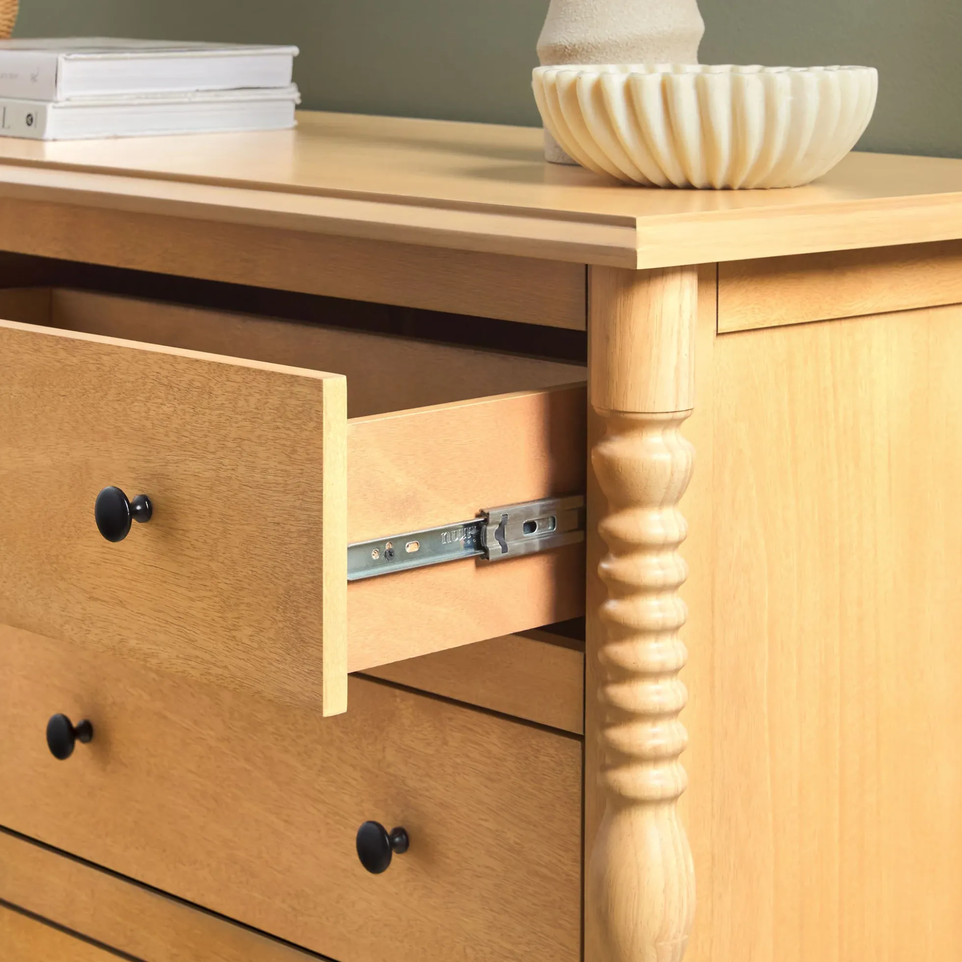 Traditional Vivienne 6-Drawer Easy Assembly Solid Wood Dresser