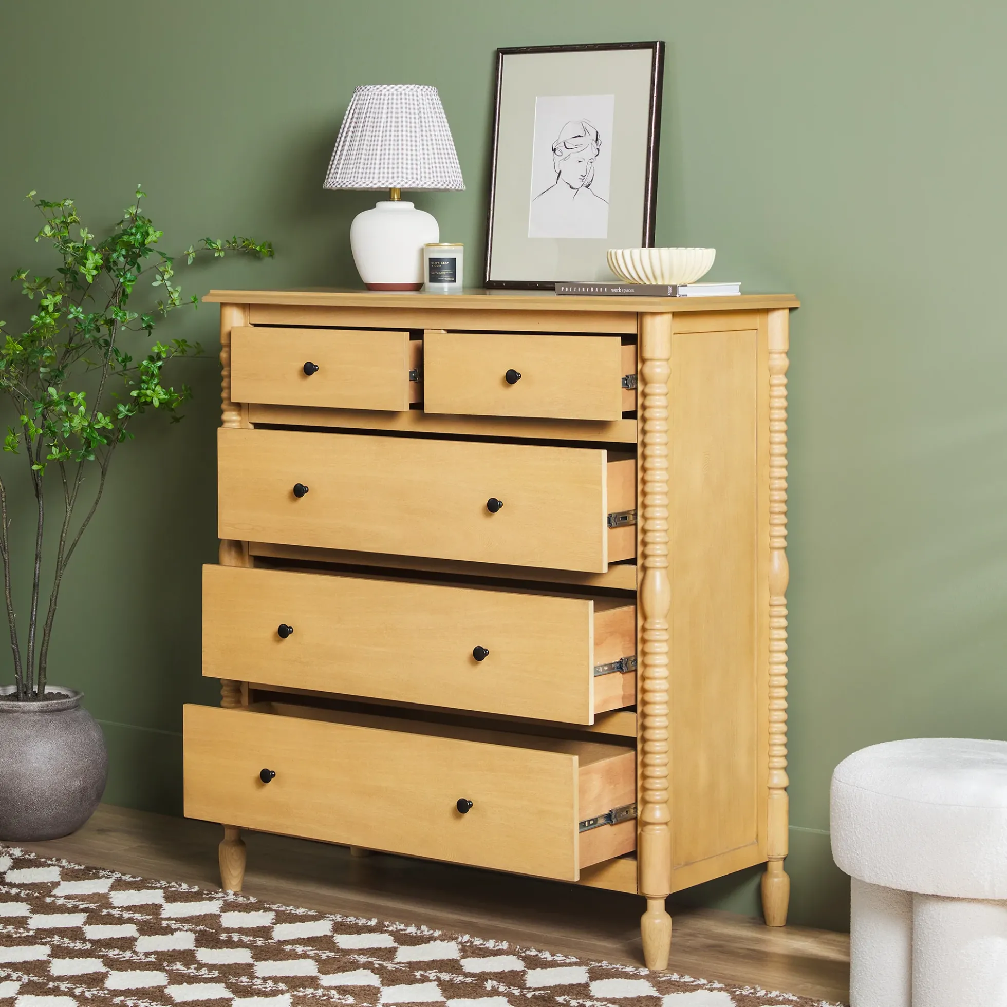 Traditional Vivienne 5-Drawer Easy Assembly Solid Wood Dresser