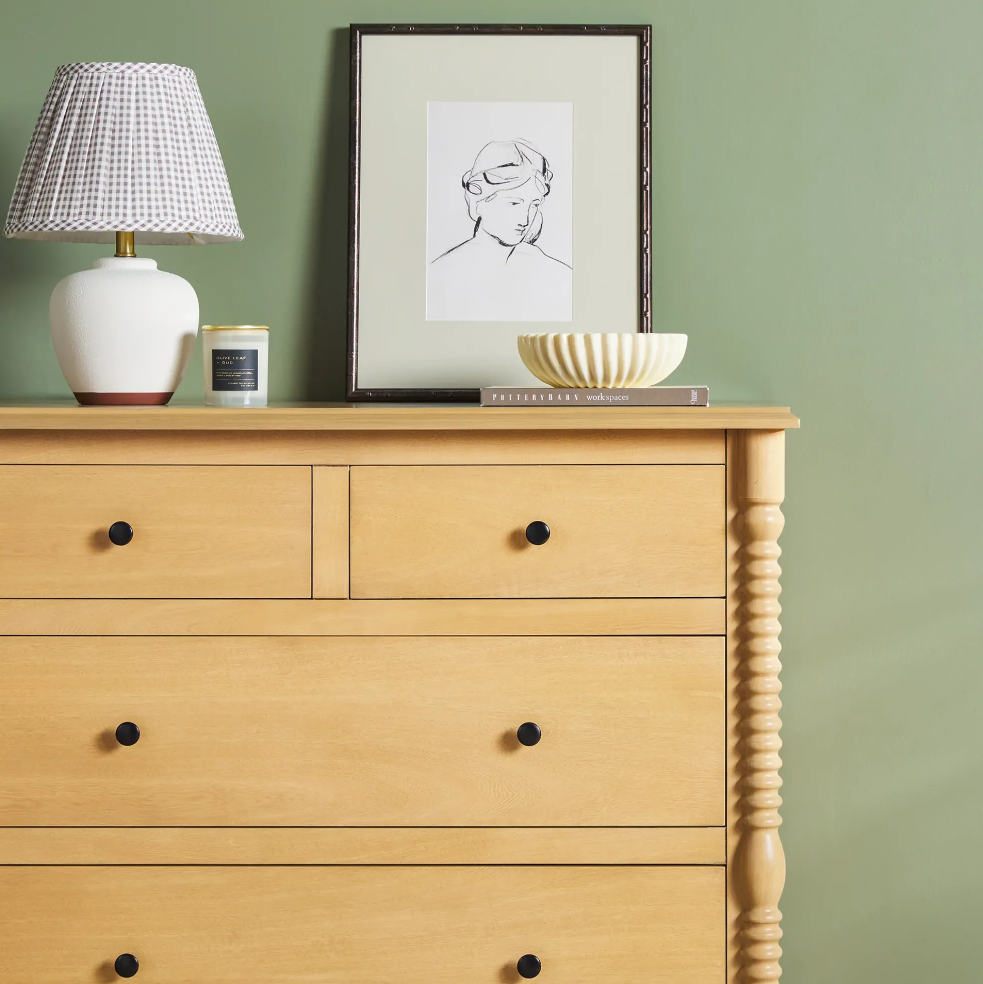 Traditional Vivienne 5-Drawer Easy Assembly Solid Wood Dresser