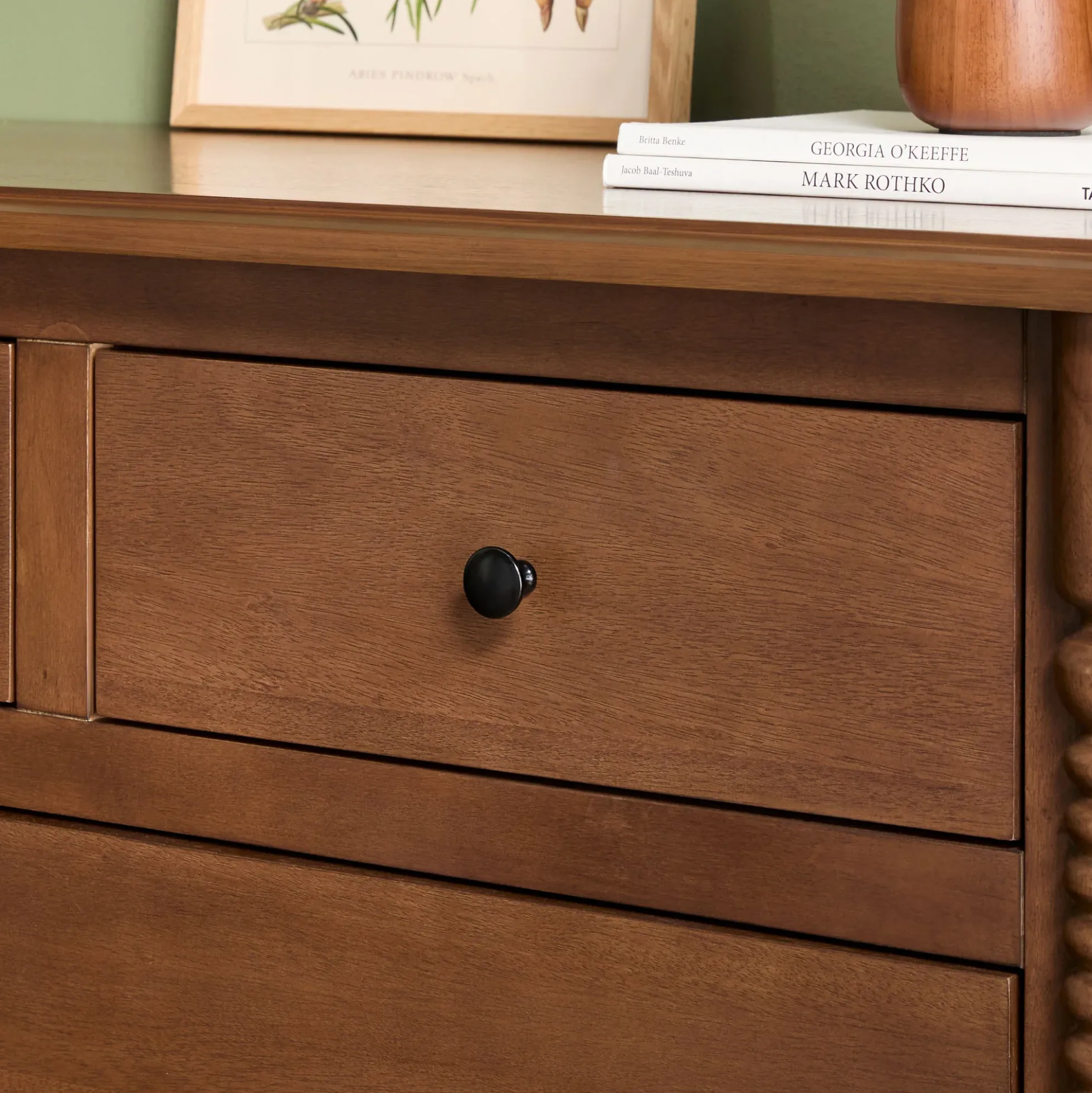 Traditional Vivienne 5-Drawer Easy Assembly Solid Wood Dresser